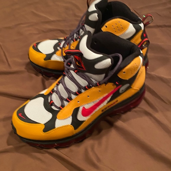 Meet your Posher, Julian - Picture 1 of 1